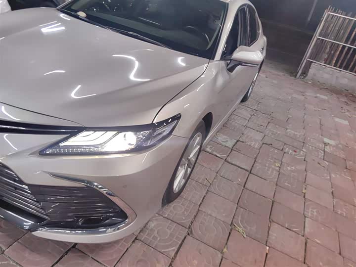 Фото 23 - Toyota Camry