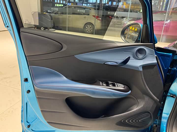 Фото 37 - BYD Dolphin