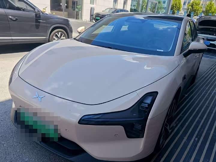 Фото 1 - XPeng Mona M03