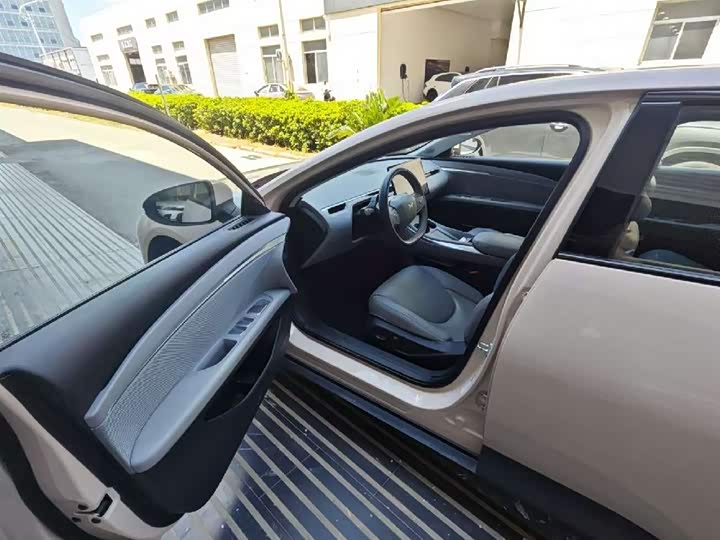 Фото 6 - XPeng Mona M03