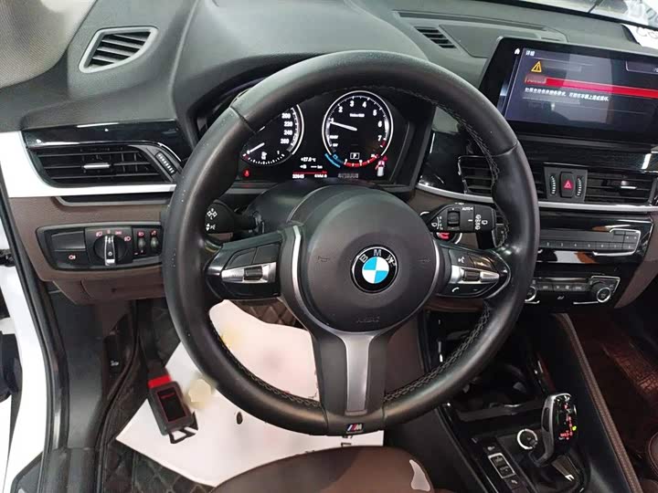 Фото 10 - BMW X1