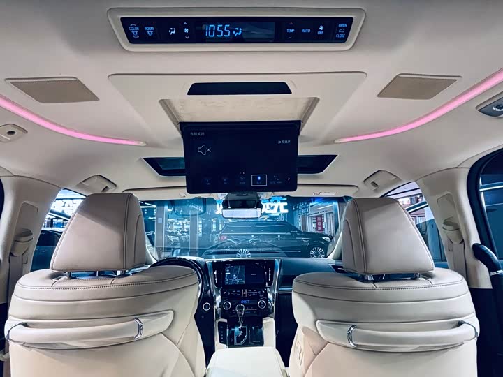 Фото 10 - Toyota Alphard