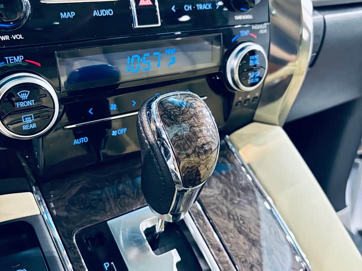 Фото 13 - Toyota Alphard