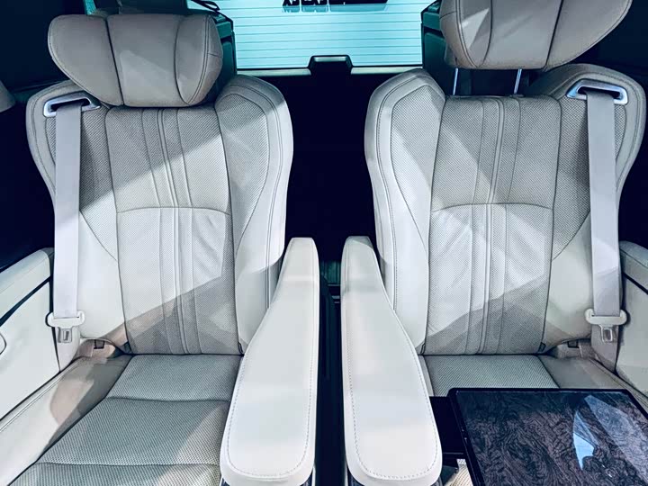 Фото 4 - Toyota Alphard