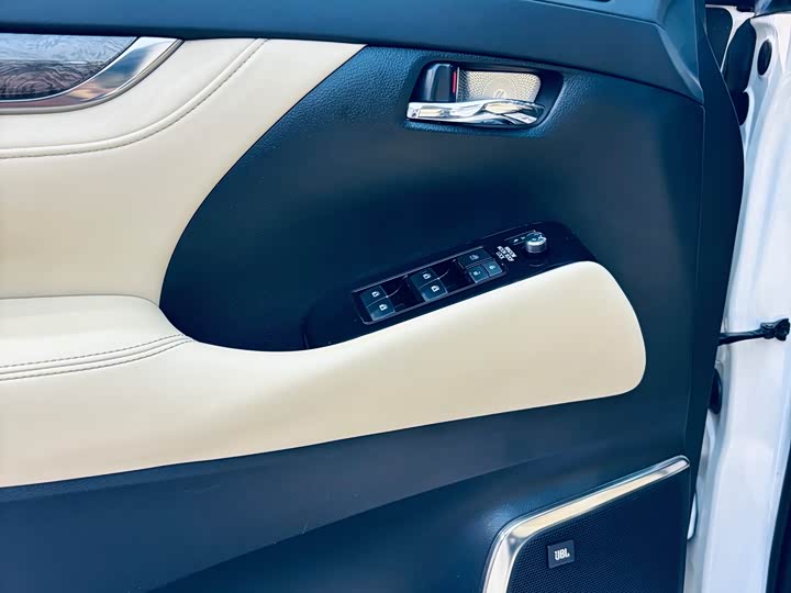 Фото 7 - Toyota Alphard