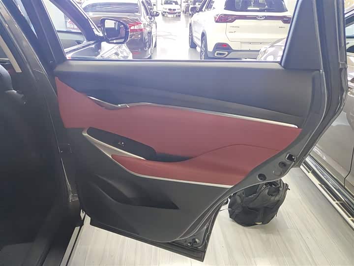 Фото 27 - Changan CS75 Plus