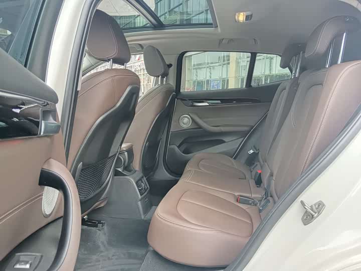 Фото 10 - BMW X2