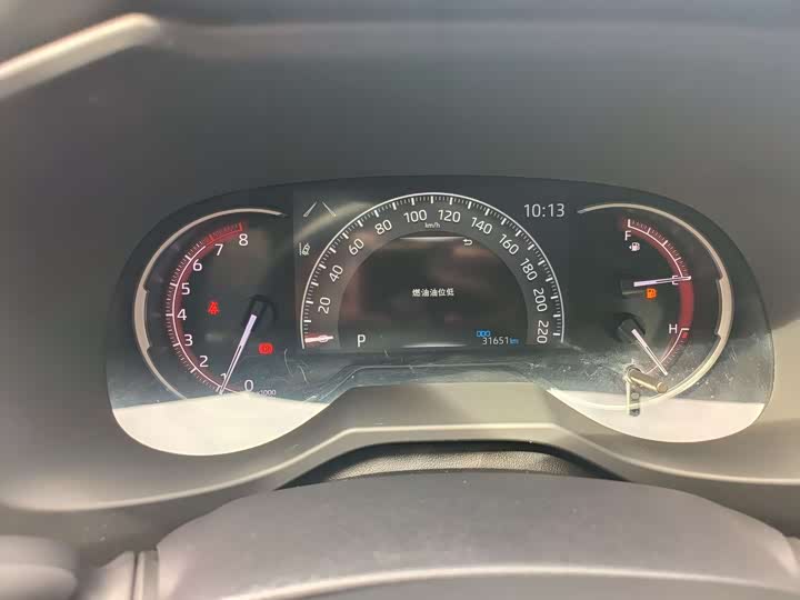 Фото 10 - Toyota RAV4