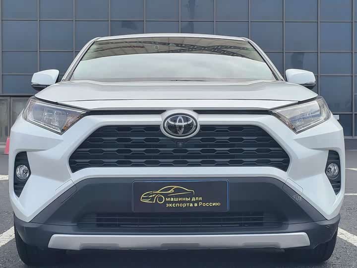 Фото 2 - Toyota RAV4