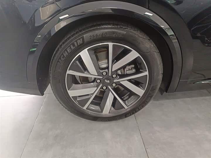 Фото 30 - LiXiang L8