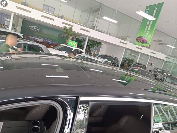 Фото 31 - LiXiang L8