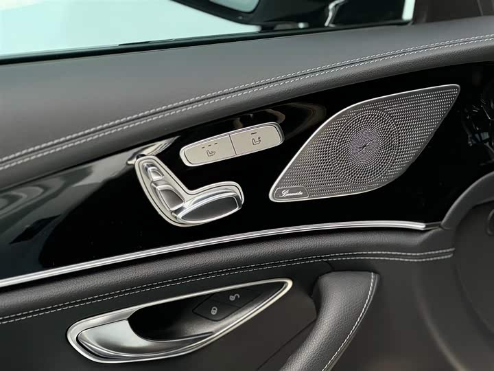 Фото 11 - Mercedes-Benz AMG GT