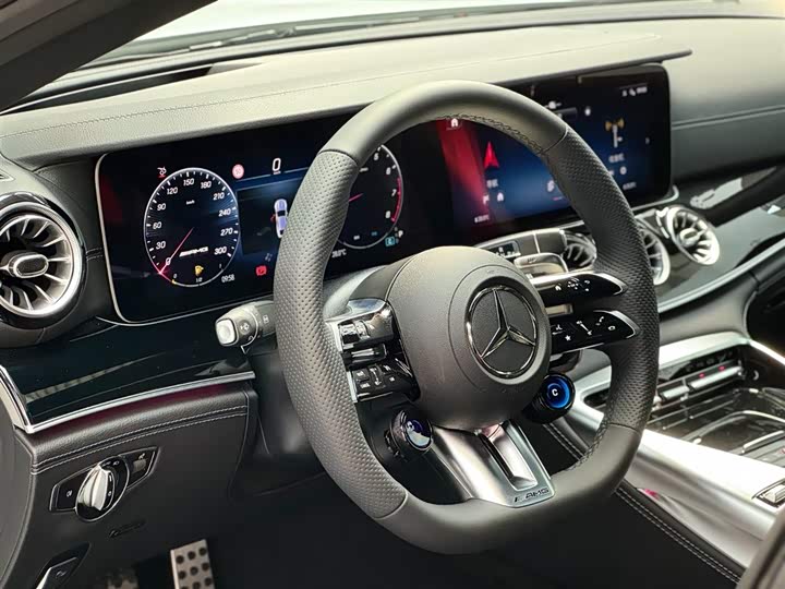 Фото 9 - Mercedes-Benz AMG GT