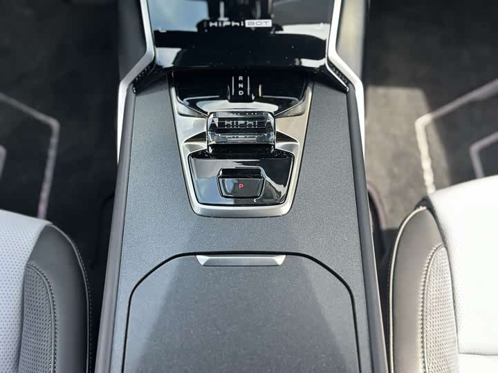 Фото 16 - HiPhi Z