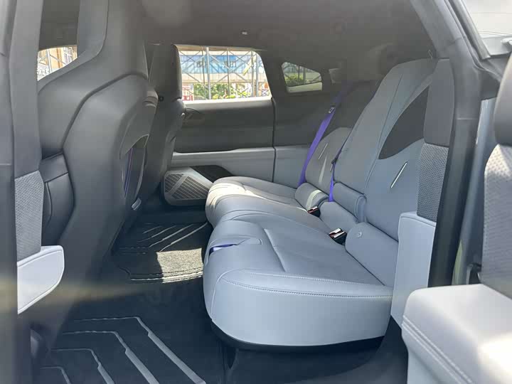 Фото 19 - HiPhi Z