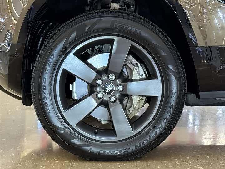 Фото 10 - Land Rover Defender