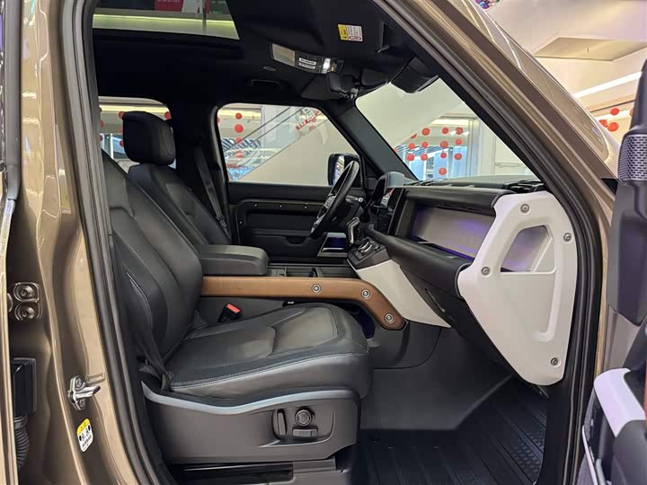 Фото 16 - Land Rover Defender