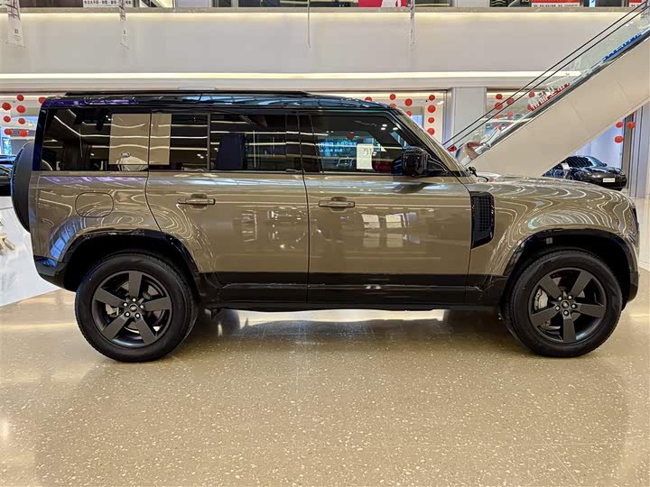 Фото 7 - Land Rover Defender