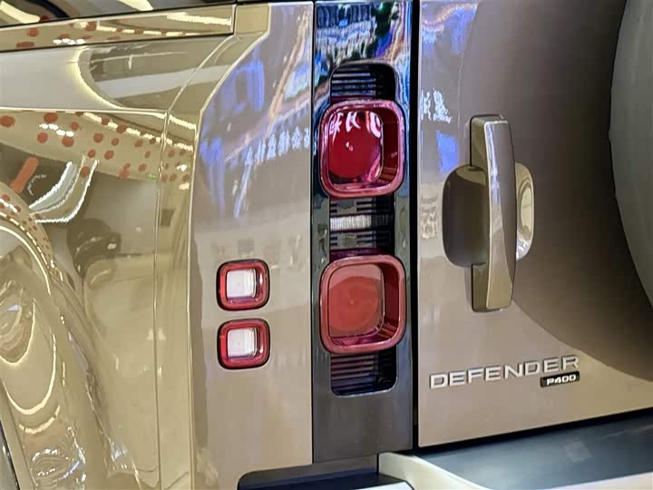 Фото 9 - Land Rover Defender