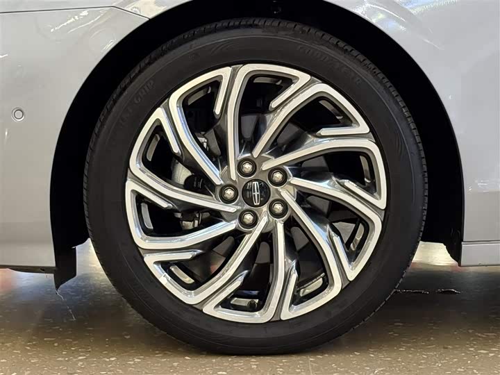 Фото 10 - Lincoln Z (Zephyr)