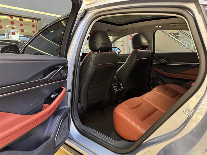 Фото 19 - Lincoln Z (Zephyr)