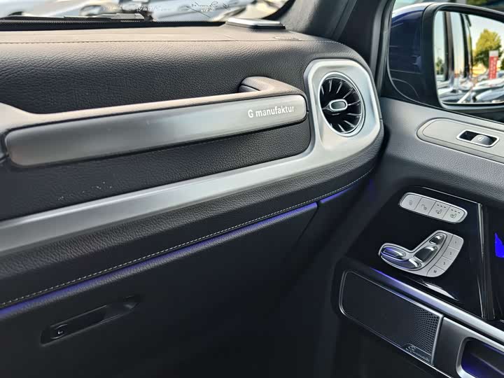 Фото 17 - Mercedes-Benz G-Class