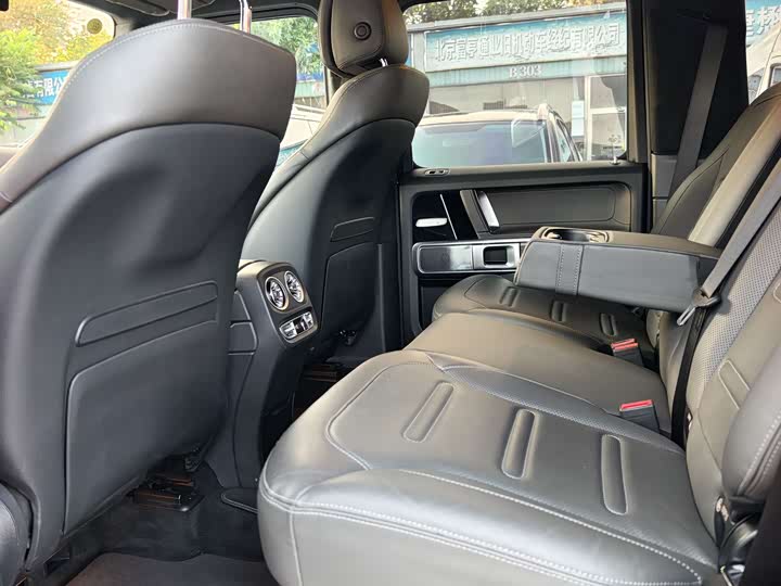 Фото 19 - Mercedes-Benz G-Class