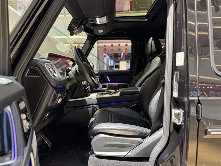 Фото 17 - Mercedes-Benz G-Class