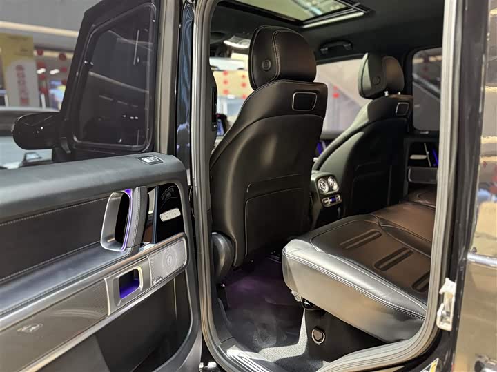 Фото 21 - Mercedes-Benz G-Class