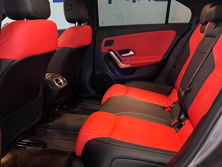 Фото 10 - Mercedes-Benz A-Class AMG