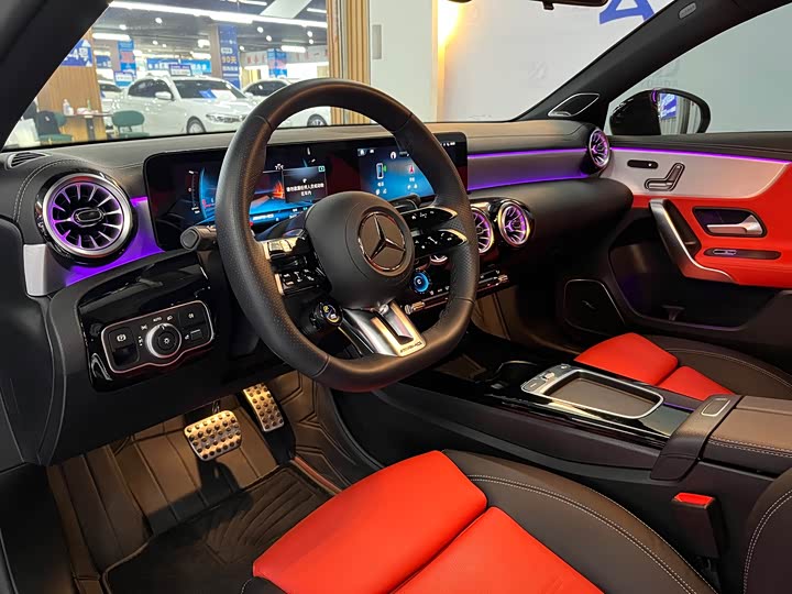 Фото 8 - Mercedes-Benz A-Class AMG