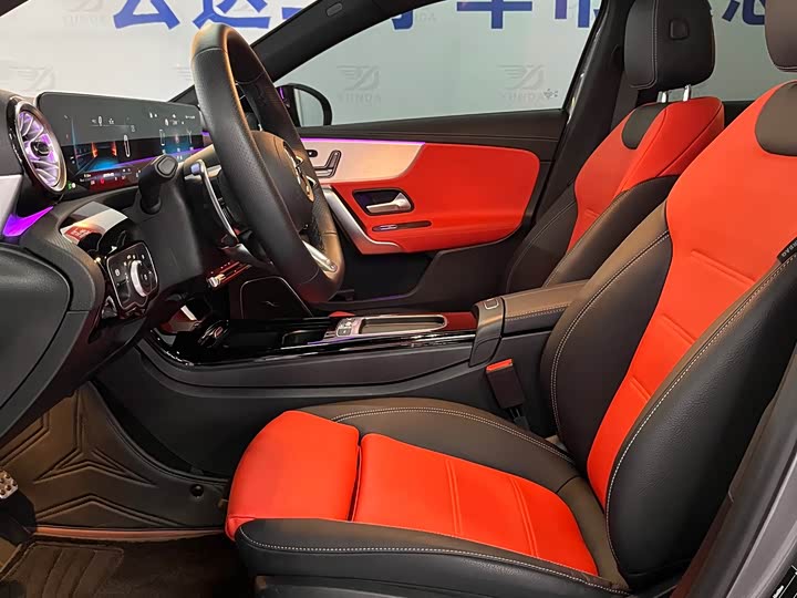 Фото 9 - Mercedes-Benz A-Class AMG