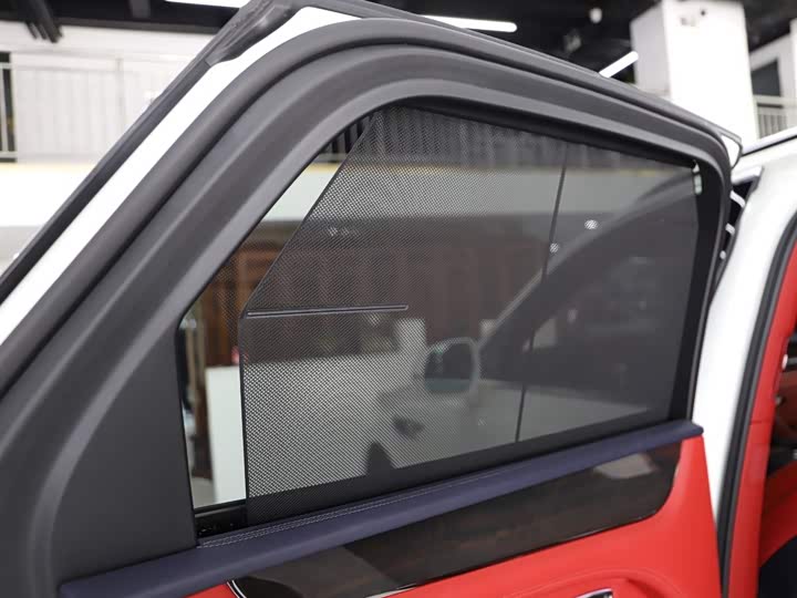 Фото 14 - Bentley Bentayga