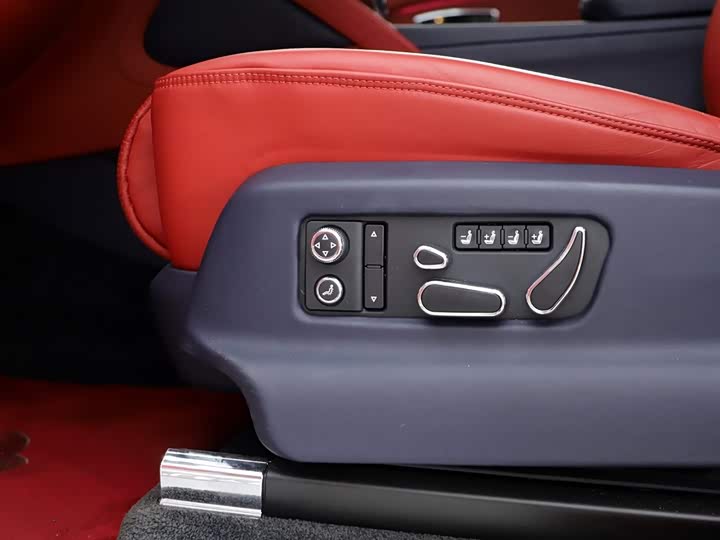 Фото 20 - Bentley Bentayga