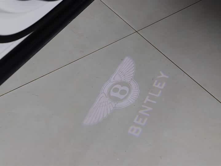 Фото 23 - Bentley Bentayga