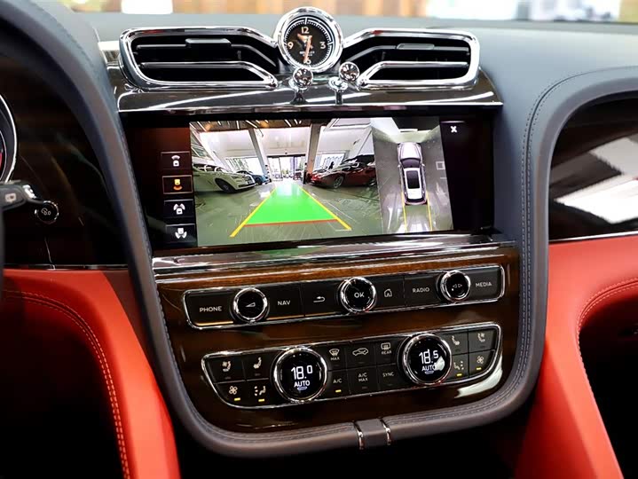 Фото 9 - Bentley Bentayga