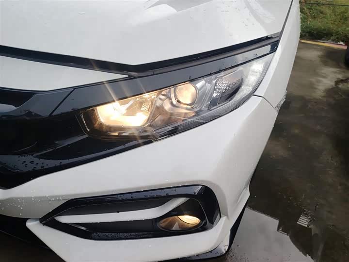 Фото 24 - Honda Civic