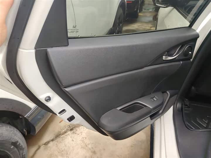 Фото 29 - Honda Civic