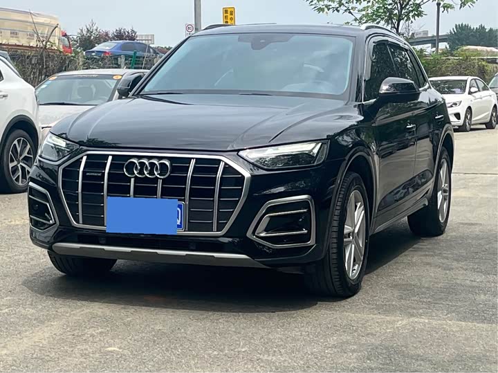 Фото 1 - Audi Q5L
