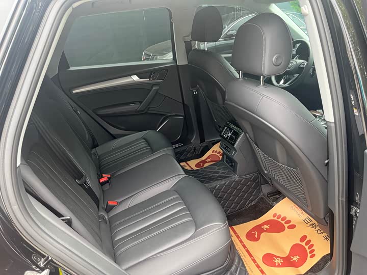 Фото 11 - Audi Q5L