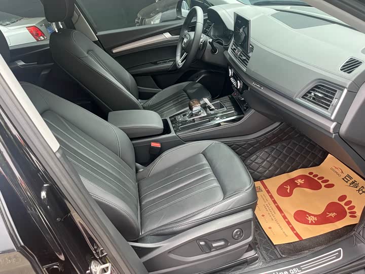 Фото 15 - Audi Q5L