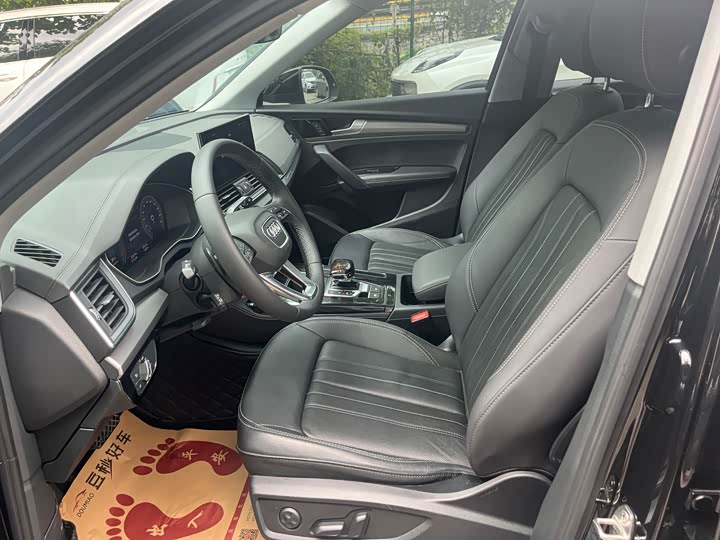 Фото 18 - Audi Q5L