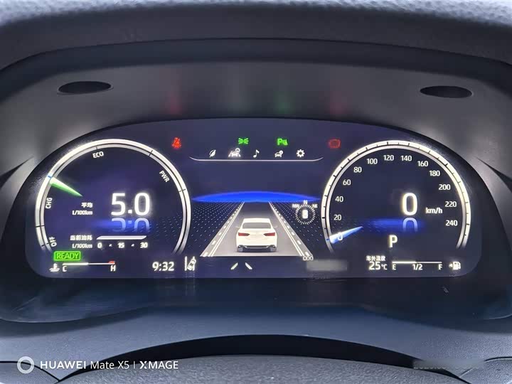 Фото 5 - Toyota Camry