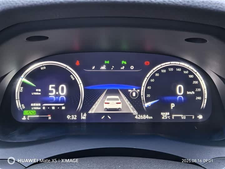 Фото 6 - Toyota Camry