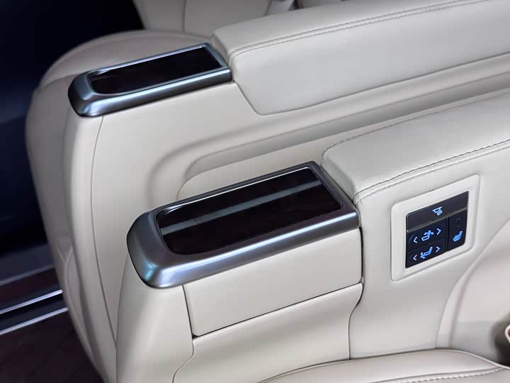 Фото 13 - Toyota Alphard