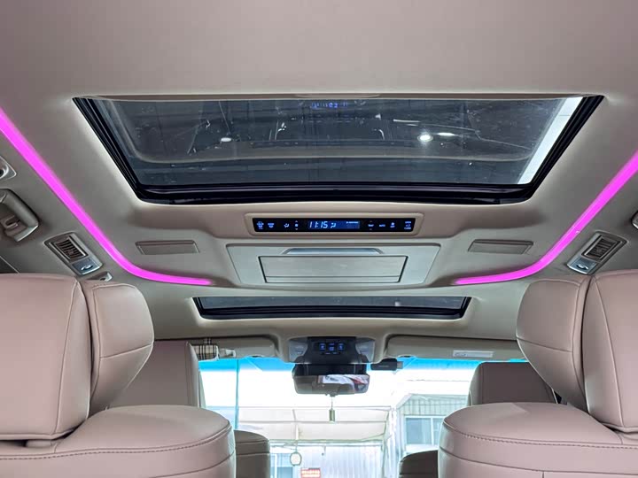 Фото 16 - Toyota Alphard