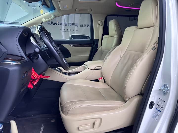 Фото 6 - Toyota Alphard