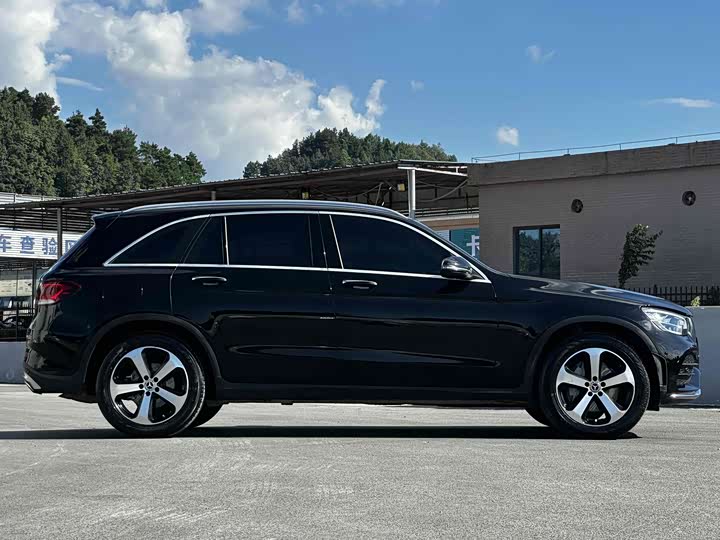 Фото 18 - Mercedes-Benz GLC-Class