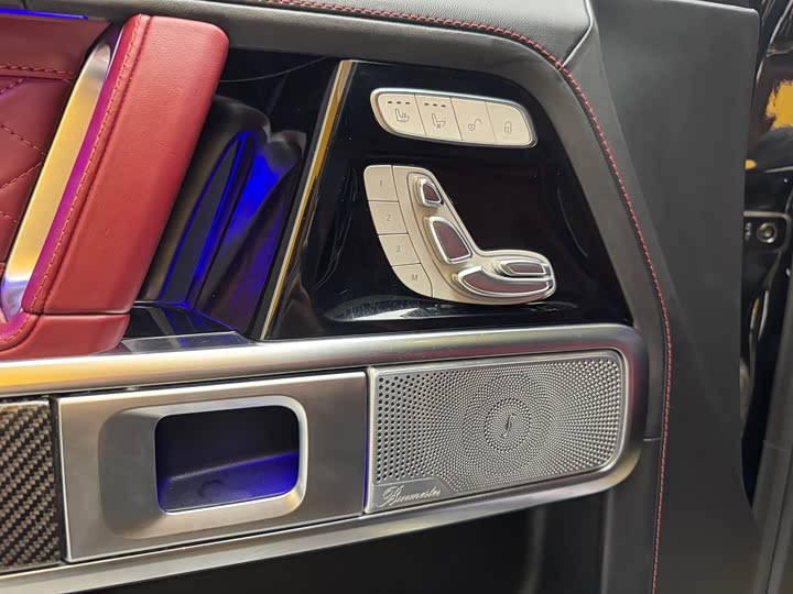 Фото 26 - Mercedes-Benz G-Class AMG