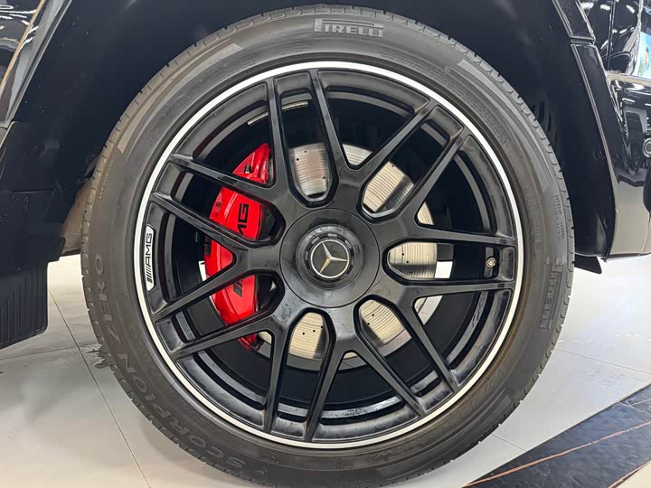 Фото 32 - Mercedes-Benz G-Class AMG